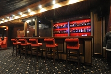 Срочно продам барную стойку.