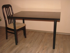 Продам стол.