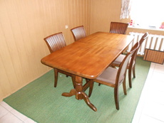 Продам обеденный стол