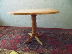 Обеденый стол