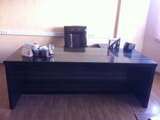 Продам стол для руководителя.