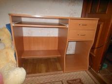 Компьютерный стол.