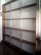 Продаются стеллажи и прилавки б/у