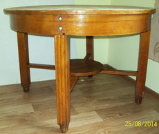 Стол деревянный раздвижной.