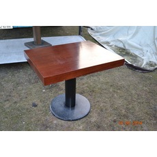 Продам столы деревянные, темная ножка,  б/у.