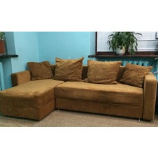 Современный, стильный угловой диван в отличном состоянии
