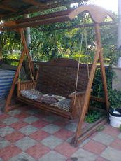 Качеля ручной работы