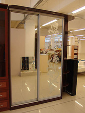 Шафа-купе 1300 х 600 х 2400 є в наявності.