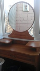 Продам трюмо в отл. состоянии (МДФ) с зеркалом