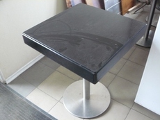 Продам столы модерн б/у в ресторан