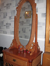 Зеркало-трюмо