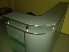 Продам витрину и ресепшн (стойка администратора).