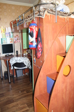 Б/в, дитяча стінка ліжко-горище, стіл, шафа