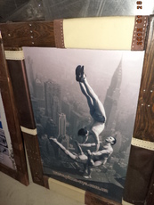 Картина " Акробаты на крыше"