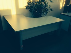 Угловые офисные столы б/у, недорого, в хорошем состоянии