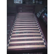 Кровать деревянная + матрас