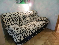 Продаю б/у диван и кресло.