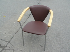 Б/у кресла с подлокотниками для кафе.