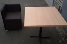 Продам бу столы на железной ноге для кафе, общепита