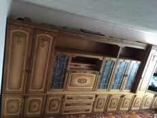 Продаю стенку в прихожую.