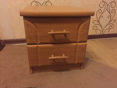 Две прикроватные тумбочки по 200грн