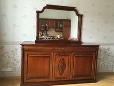 Продам буфет (комод с зеркалом).