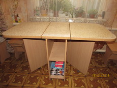 Кухня + обеденный стол, стулья (б/у ).