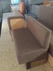 Реализация мягкой мебели для зала кафе, ресторана, б/у по вы