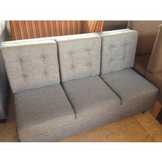 Продам трехместный серый матерчатый диван б/у