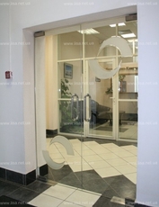 Стеклянные двери, душевые, перегородки, ограждения.