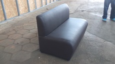 Продаю диваны для кафе б.у.