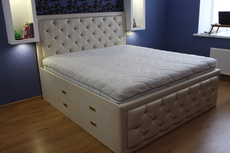 Продается новая двуспальная кровать с ортопедическим матрасо