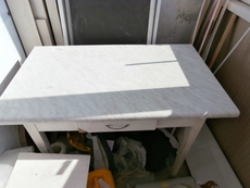 Продам стол обеденный.