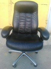 Продам офисную мебель б/у