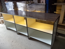 Стол - витрина