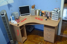 Компьютерный угловой стол