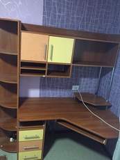 Продам стол компьютерный
