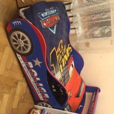 Кровать -машина с нишей для белья и матрасом в отличном сост