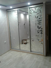 Шкаф-купе на три двери под заказ.