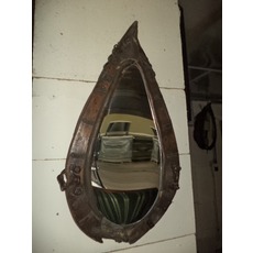 Кривые зеркала - декор для паба, загородного дома.
