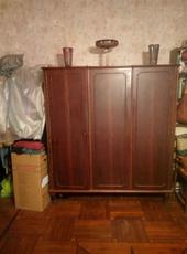 Шкаф для одежды из натурального дерева