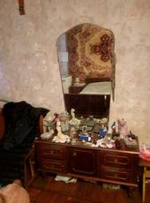 Туалетный столик с зеркалом