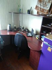 Продам компьютерный стол б/у
