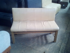 Лавка б / у кожзам бежева для кафе, кухні