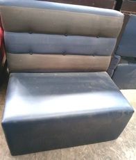 Диван б/у синий кожзам ткань