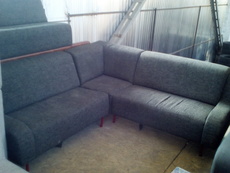 Диван сірий кутовий б/в для кафe