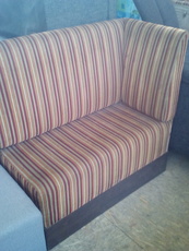 Диван з скроню спинкою кутовий