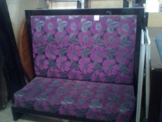 Диван б / у фіолетовий для кафе під перетяжку