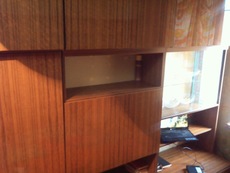 Продам недорого вместительную стенку.