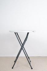 Барний складаний стіл. Діаметр: 81 см. Висота: 110 см